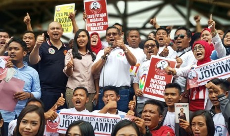 Deklarasi Arus Bawah Milenial. Sekretaris TKN Hasto Kristiyanto menghadiri Deklarasi Arus Bawah Milenial Pendukung Joko Widodo di Bandar Lampung, Ahad (3/3).