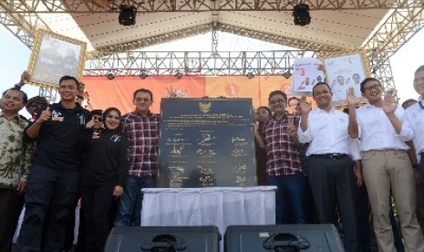 Deklarasi kampanye damai Pilgub DKI 2016 di Lapangan Monas, Jakarta, Sabtu (29/10).