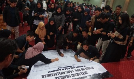 Deklarasi menolak revisi RUU KPK oleh Dosen dan Mahasiswa Universitas Sultan Ageng Tirtayasa (Untirta) yang dinilai mereka melemahkan pemberantasan korupsi di Indonesia, Serang, Banten, Selasa (17/9).