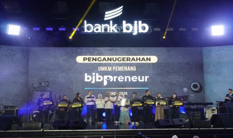 Delapan kategori preneur, diantaranya Agripreneur, Digipreneur, Womenpreneur, Pemberdayaan Masyarakat, Inovasi, Pembangunan Berkelanjutan, Offtaker Terbaik, dan Presentasi Usaha Terbaik diumumkan bertepatan pada momen perayaan Hari Ulang Tahun (HUT) bank bjb ke-63 bertajuk “Berani Jadi Beda”, yang dihelat di Kantor Pusat bank bjb, Bandung, pada Ahad (26/5/2024)