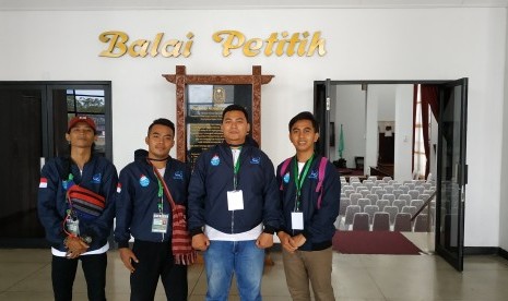 Delegasi perwakilan Kampus STMIK Nusa Mandiri Jakarta beserta dosen pendamping  kegiatan KKN Tematik Merajut Nusantara II tahun 2019.