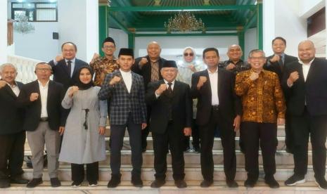 Delegasi RI (Kemenpora dan Dispora Kaltim) bersama Dubes RI untuk KSA bersama staf.