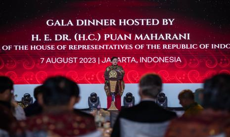 Delegasi Sidang Umum ASEAN Inter Parliamentary Assembly (AIPA) ke-44 mendapat suguhan pertunjukan budaya dan makanan tradisional khas Indonesia.