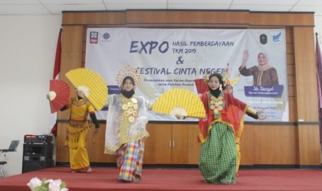 DEMA FISHum UIN Sunan Kalijaga menggelar Expo Hasil Pemberdayaan Tenaga Kerja Mandiri (TKM) 2019 dan Festival Cinta Negeri. Acara tersebut juga diisi dengan nyanyi dan tarian dari mahasiswa.