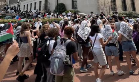 Demi mendukung Palestina, seorang mahasiswa Indonesia di Columbia University, New York, Ardhi Rasy Wardhana rela jika wisudanya dibatalkan akibat demo mendukung Palestina di kampusnya.