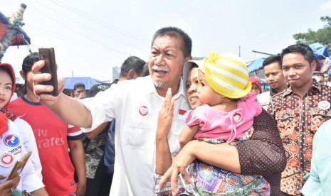  Demiz blusukan ke pasar di Bekasi