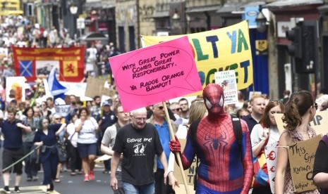 Demo Anti-Trump di Edinburgh, Skotlandia, Sabtu (14/7).