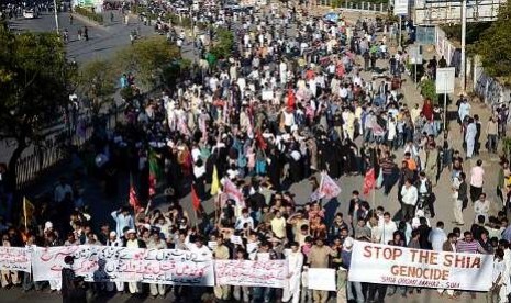 Demo Massal penganut Syiah di Pakistan menuntut langkah tegas pemerintah.