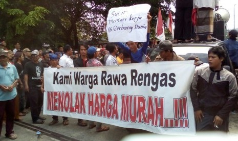 Demo warga  Rawa Rengas, Tangerang.