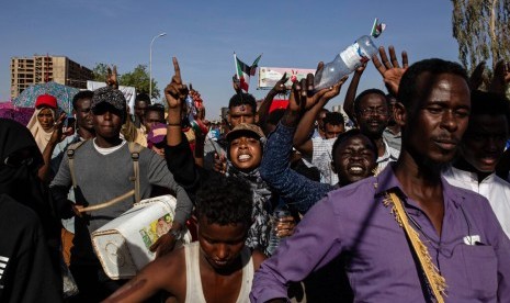 Demonstrasi di Khartoum, Sudan pada 15 April 2019.