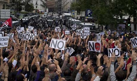 Demonstrasi di Madrid, Senin (18/2).