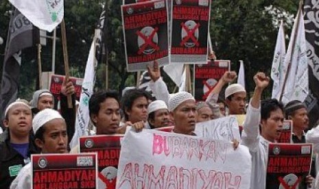 Demonstrasi menuntut pembubaran Ahmadiyah