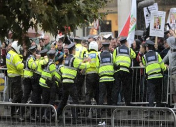 Demonstrasi anti-Tony Blair di Dublin