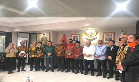 Dengan diterbitkannya Peraturan Presiden (Perpres) Republik Indonesia Nomor 45 Tahun 2021 tentang Universitas Islam Negeri Fatmawati Sukarno Bengkulu, artinya Institut Agama Islam Negeri (IAIN) Bengkulu telah ditetapkan statusnya menjadi Universitas Islam Negeri (UIN) Fatmawati Sukarno Bengkulu.