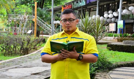 Ustadz Bobby Herwibowo (Usbob) bersama Askar Kauny mengajak masyarakat Indonesia jadi bagian dari 1 juta penghafal Alquran selama Ramadhan 1443 H.