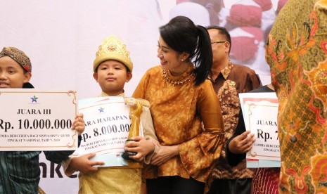 Denis Andrean, siswa SD Anwar Karim V, Desa Tampang Baru, Kecamatan Bayung Lencir, Kabupaten Muba meraih juara harapan I lomba bercerita tingkat Nasional, di Orchadz Hotel Jakarta, Kamis (5/9/2019).