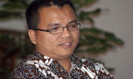 Denny Indrayana. Denny Indrayana dilaporkan dengan empat pasal ke Bareskrim Polri.