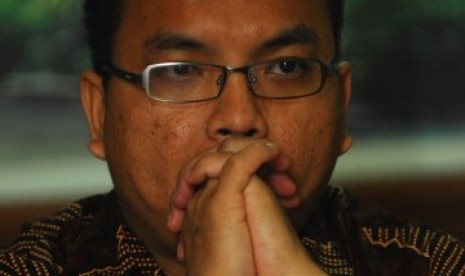 Denny Indrayana sebut skenario penundaan pemilu dimulai saat Jokowi ke luar negeri.