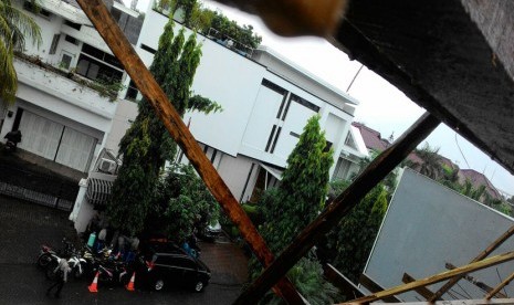 Depan rumah Ahok dijaga oleh sejumlah polisi pada Jumat (2/12)