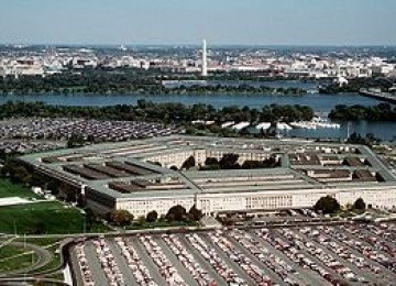 Departemen Pertahanan Amerika Serikat di Pentagon. Pemerintah Amerika Serikat (AS) akan memberikan tambahan bantuan militer senilai 2,5 miliar dolar AS (sekitar Rp 37,73 triliun) guna memenuhi kebutuhan keamanan dan pertahanan Ukraina, kata Kementerian Pertahanan AS, Kamis (19/1/2023).