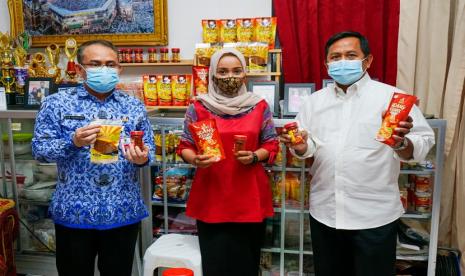 Deputi Bidang Pengawasan Kementerian Koperasi dan UKM Ahmad Zabadi mengatakan, Banpres Produktif Usaha Mikro merupakan salah satu program PEN yang memiliki respons positif dari masyarakat. Maka dari itu, dia mengingatkan agar Banpres Produktif Usaha Mikro tepat sasaran dan cepat realisasinya. 