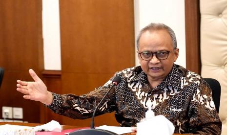 Deputi Bidang Usaha Mikro KemenKopUKM Yulius menyampaikan upaya penghapusan kemiskinan ekstrem yang dilaksanakan oleh pihaknya tidak secara langsung kepada masyarakat miskin ektrem, namun dilakukan secara tidak langsung kepada masyarakat pelaku usaha mikro, dengan pendekatan kelompok/sentra/kluster/dan/atau yang tergabung dalam wadah koperasi.