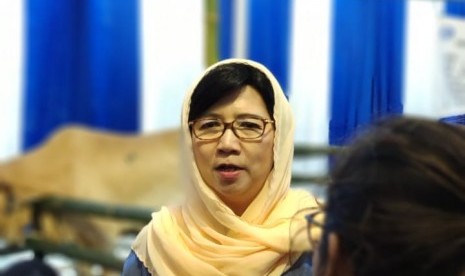 Deputi Gubernur Senior BI,  Desry Damayanti saat pelaksanaan kegiatan Idul Adha 1440 Hijriah di Komplek Bank Indonesia, Jakarta, Ahad (11/8). 