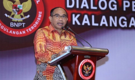 Deputi I Bidang Pencegahan, Perlindungan, dan Deradikalisasi BNPT, Mayjen TNI Abdul Rahman Kadir, saat membuka Dialog Pencegahan Paham Radikal Terorisme dan ISIS di Kalangan Pimpinan Pondok se-Jabodetabek di Ballroom Hotel Kartika Chandra, Jakarta, Kamis (