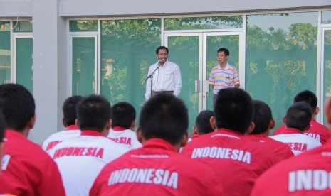 Deputi IV Bidang Peningkatan Prestasi Olahraga Kemenpora Djoko Pekik Irianto mengunjungi Sekolah Khusus Olahraga Internasional (SKOI) Kalimantan Timur, Sabtu (28/3) sore untuk memberikan motivasi kepada para siswa atlet pasca insiden penyerangan oknum angg