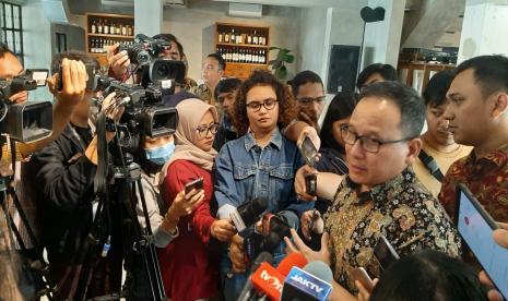 Deputi V Badan Intelijen Negara (BIN) Mayor Jenderal TNI Afini Boer menjawab pertanyaan wartawan usai acara diskusi di kawasan Kebayoran Baru, Jakarta Selatan, Jumat (13/3). Pihaknya memperkirakan masa puncak kasus Covid-19 di Indonesia hingga bulai Mei.(Republika/Febryan. A)