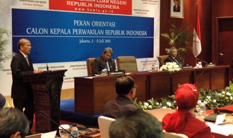 Deputy Foreign Minister Wardana officially opened Orientation Week for Head of Indonesian Representative Candidates this morning (02/07) at the Nusantara Room, Foreign Ministry, Jakarta