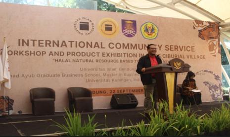 Deputy Rector Division of Academic Affairs UiTM Kedah Malaysia, Assoc Prof Dr Komarudin Othman.