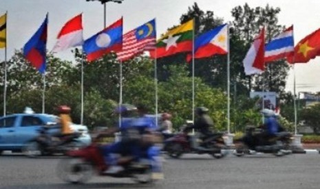 Deretan bendera negara-negara ASEAN. 