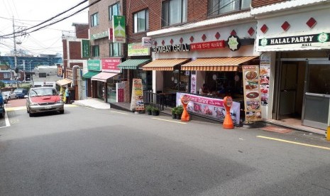 Deretan restoran  halal  di kawasan 