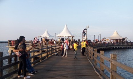 Dermaga Cinta, Ancol, lokasi pengamatan Super Blue Blood Moon.