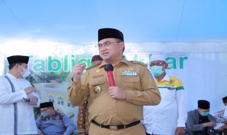 Desa Air Mesu, Gubernur Erzaldi Rosman bersama keluarga besar berinisiatif melaksanakan harapan sang ayahanda, melalukan renovasi dan pengembangan Musola Assofa.