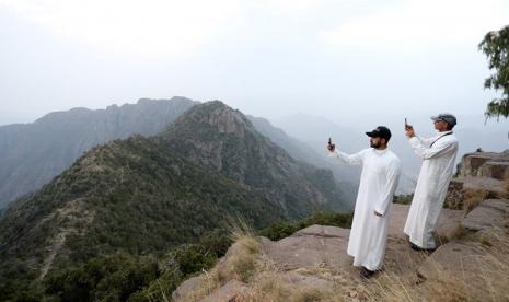 Desa Al-Souda, Harta Tersembunyi Arab Saudi. Desa Al-Souda dengan suasan asri dan sejuk menjadi daya tarik wisata di Arab Saudi.