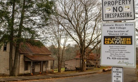 Desa The Henry River Mill di North Carolina yang menjadi lokasi syuting District 12 film The Hunger Games.