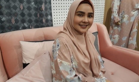 Label Ria Miranda berkontribusi bantu petugas medis dalam melawan pandemik Covid-19 (Foto: desainer Ria Miranda)