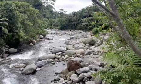 Destinasi wisata Naga Piring atau Dragon Plate di Kabupaten Langkat, Sumatera Utara menjadi tujuan alternatif masyarakat untuk berwisata pada masa libur sekolah.