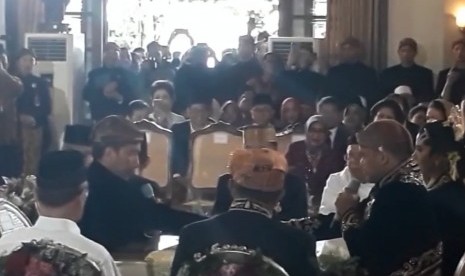 Detik-detik proses akad nikah putri Presiden RI Joko widodo, Kahiyang dan Bobby, Rabu (8/11) di Solo, Jawa Tengah