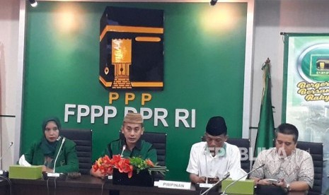 Dewan Pimpinan Wilayah (DPW) Partai Persatuan Pembangunan (PPP) DKI Jakarta menggelar konferensi pers terkait terobosan kebijakan Gubernur dan Wakil Gubernur DKI Jakarta dipimpin Anies Baswedan-Sandiaga Uno di Fraksi PPP DPR RI, Kompleks Parlemen, Senayan, Jakarta pada Jumat (3/11).