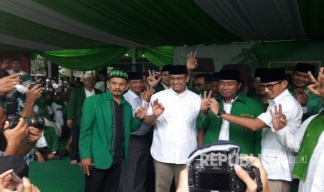 Dewan Pimpinan Wilayah Partai Persatuan Pembangunan (DPW PPP) DKI Jakarta pimpinan Abraham Lunggana alias Lulung resmi mendeklarasikan dukungan untuk pasangan Anies Baswedan-Sandiaga Uno di putaran kedua Pilkada DKI, Ahad (12/3).