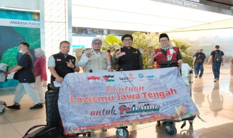 At Soekarno-Hatta International Airport, Tangerang, Wednesday (18/9/2024), the LAZISMU delegation from POROZ will leave for Amman to distribute aid to Palestinians via the Jordanian border.