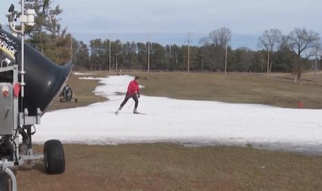 Di luar sejumlah badai salju sporadis, musim dingin kali ini relatif moderat bagi wilayah AS yang biasanya menjadi ‘langganan’ salju tebal, termasuk kawasan New England.