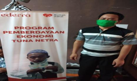 -Di masa pandemi Covid-19, tidak sedikit masyarakat yang terdampak usahanya. Tidak terkecuali para pengusaha dari teman-teman difabel khususnya tunanetra. Kendala yang paling dirasakan diantaranya berkurangnya konsumen sehingga mempengaruhi pendapatan sehari-hari.