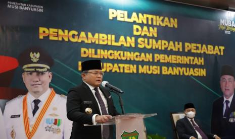 Di momen pergantian tahun 2020 ke 2021 ini Bupati Musi Banyuasin Dr Dodi Reza Alex Noerdin Lic Econ MBA memanfaatkan momentum tersebut dengan mengisi kegiatan pelantikan pejabat JPT dan administrator dan dilanjutkan dengan kegiatan dzikir bersama. 