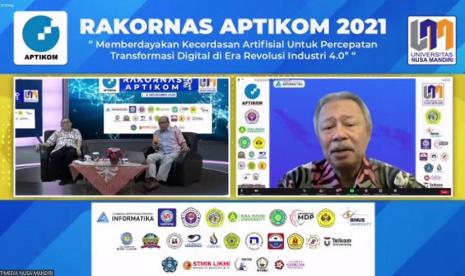 Dihari kedua ini, Selasa (2/11) telah terlaksana sarasehan dan diskusi Aptikom provinsi yang dihadiri oleh ketua umum Aptikom, Prof. Ir. Zainal A. Hasibuan, sekretaris jenderal Aptikom, Prof Dr. rer. nat. Achmad Benny Mutiara, dan wakil direktur eksekutif Aptikom Dr. Prihandoko.