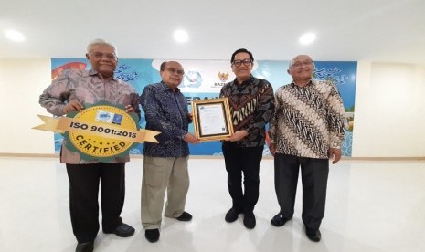 Ketua Baznas Bambang Sudibyo menerima ISO 9001:2015 untuk pengelolaan zakat yang dikeluarkan oleh Worldwide Quality Assurance (WQA)