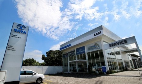 Diler Tata Motors di Surabaya